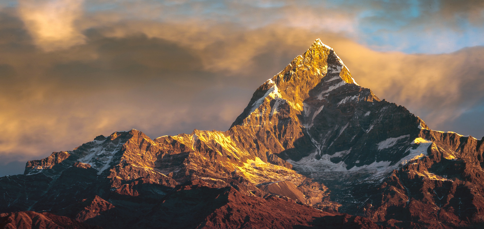 संसारको सबैभन्दा अग्लो हिमाल सगरमाथा